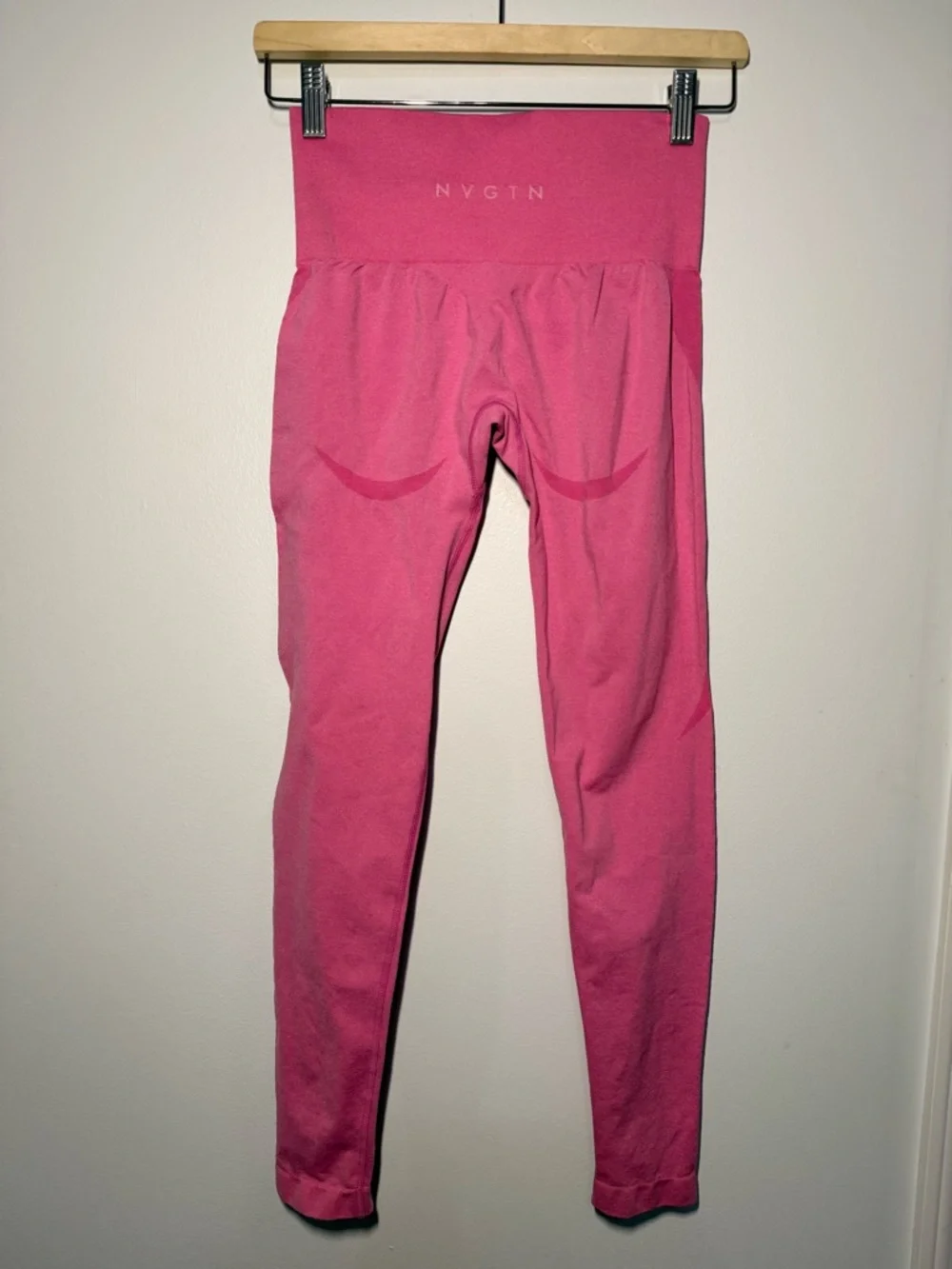 NVGTN Bubble Gum Pink Contour Seamless Leggings Size S - Picture 5 of 8